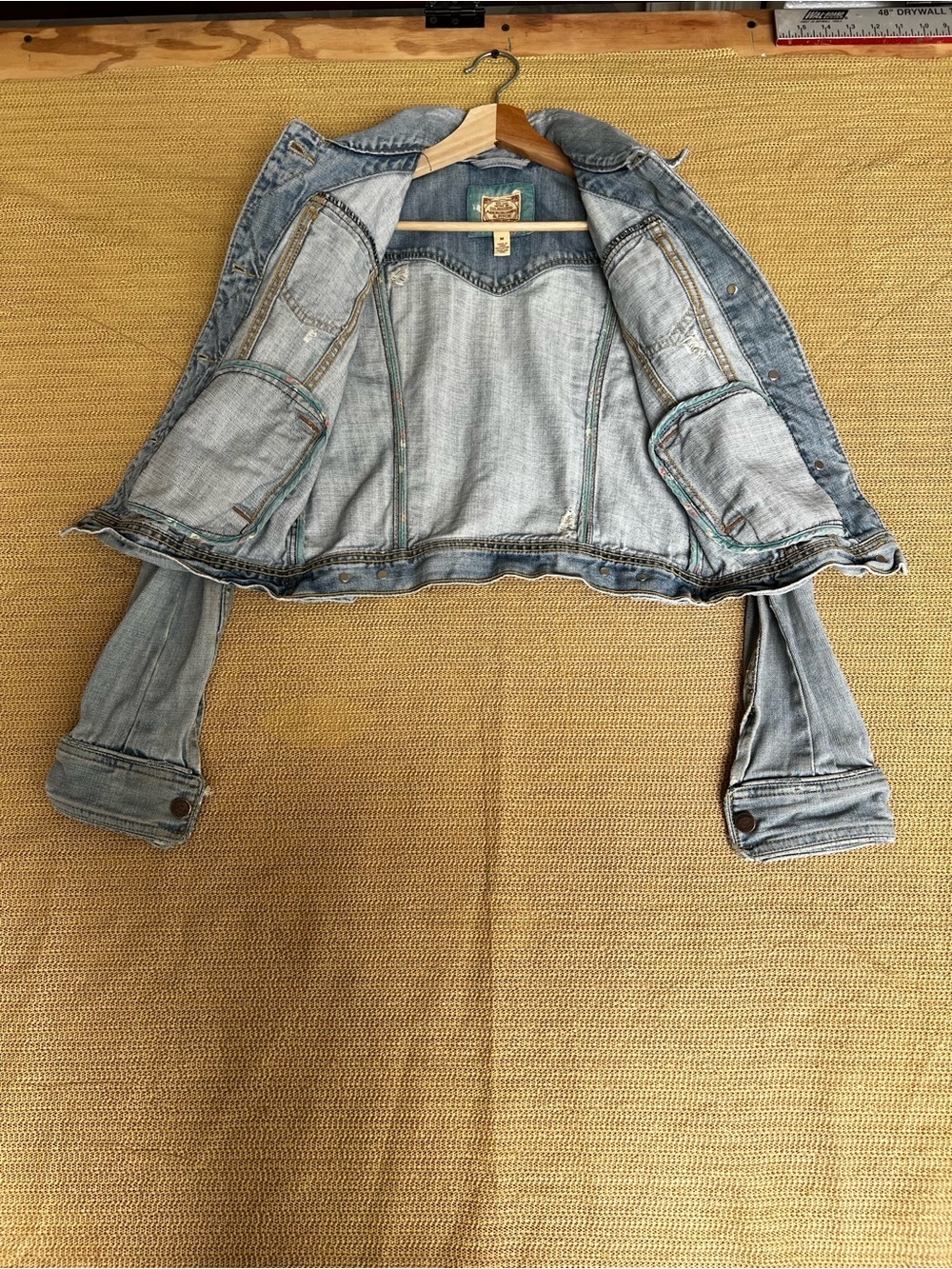 Abercrombie & Fitch Light Blue Distressed Denim Jacket 100% cotton - Picture 3 of 9